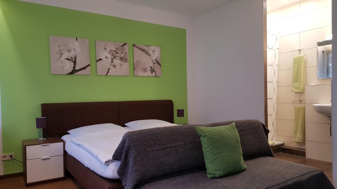 Gaestehaus Ruh - Non-Smoking Freiburg im Breisgau Eksteriør billede